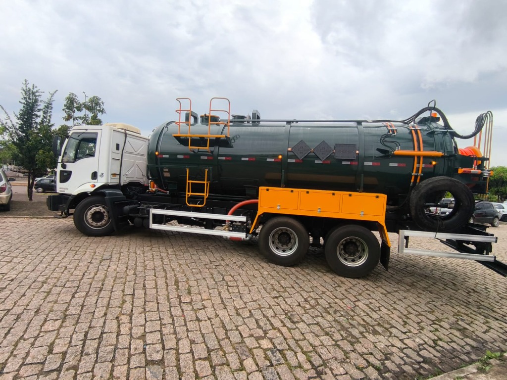Ford Cargo Sky